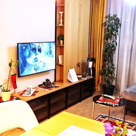 Central Comfy Apartment Tirana Exterior foto